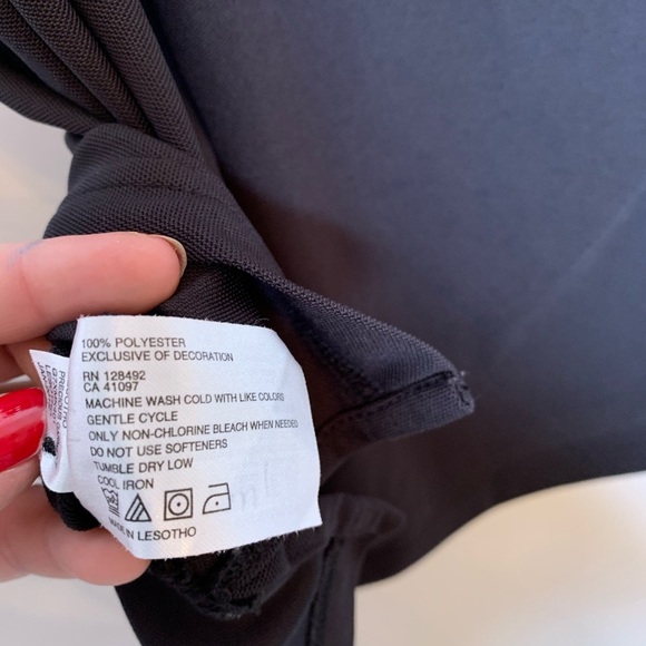 Greg Norman Black Play Dry Polo Shirt size small - Picture 8 of 8